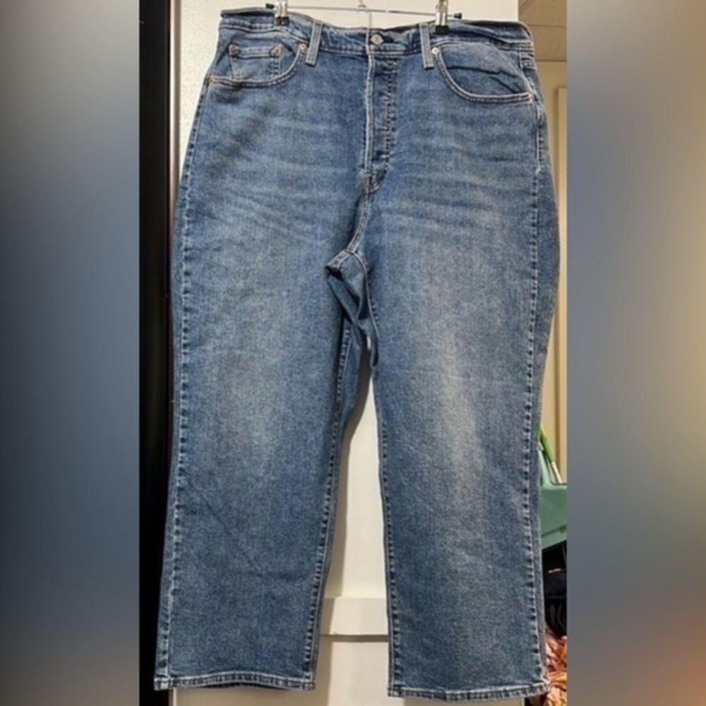 Levi’s ribcage straight 18W button crotch jeans